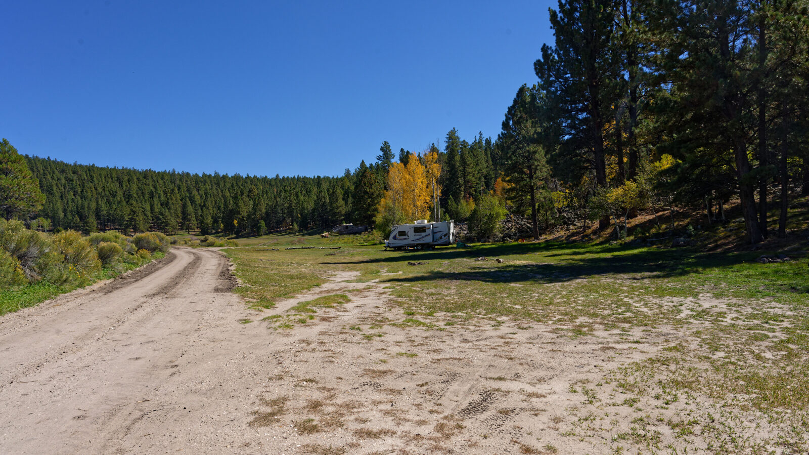 Camping area with room for five or six rigs. Some shade but no privacy.