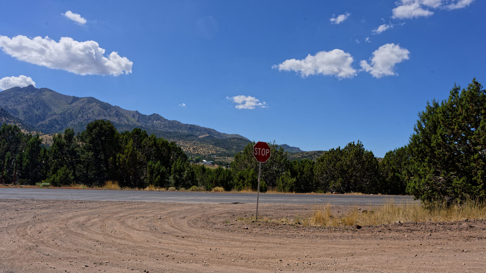 Start of Forest Service Road 30011, also known as Grass Valley Road. Level 1 difficulty here.