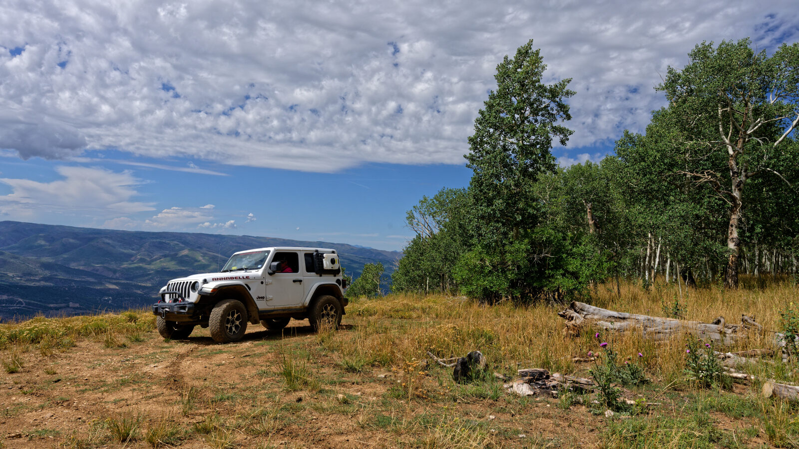 Small camp spot with a great view that fits one smaller rig. It is private and has no shade.